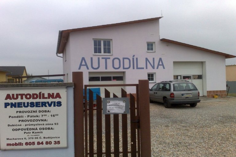 Autodílna - pneuservis
